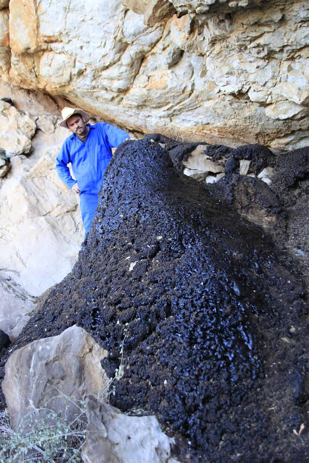 ميدن --أكوام فضلات-- صخري يعود لآلاف السنوات، خاص بالوبريات الإفريقية.
