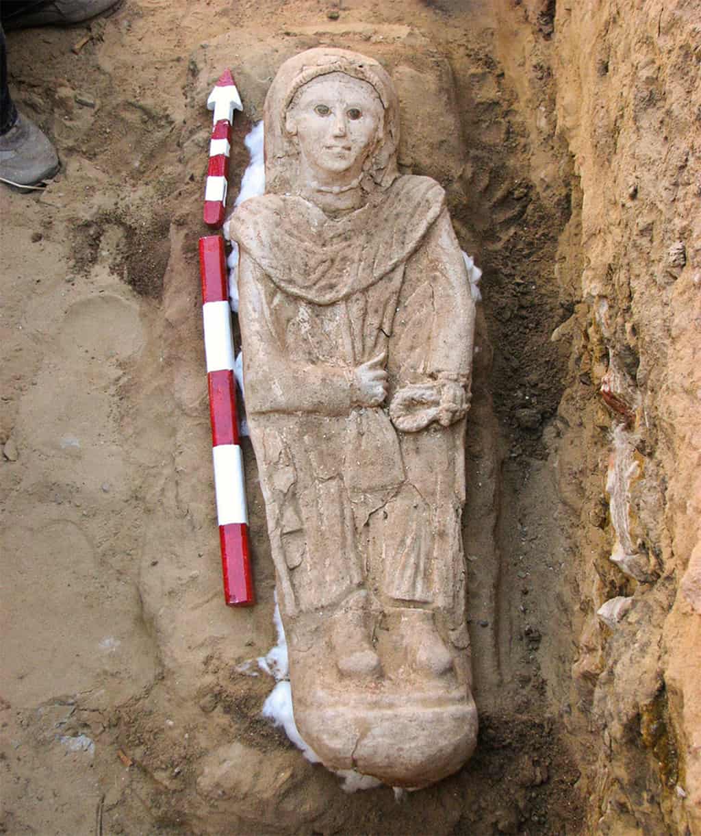 مومياء امرأة رومانية في مصر.