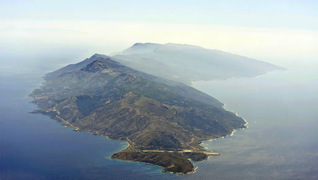 جزيرة إيكاريا في اليونان