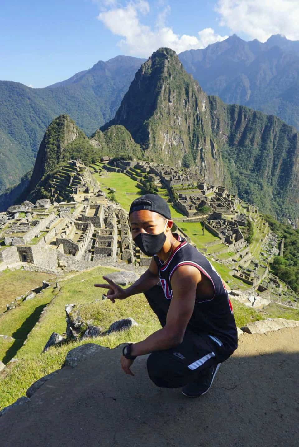 السائح الوحيد الذي فتحت له السلطات في بيرو موقع ماتشو بيتشو الأثري في ظل جائحة كورونا